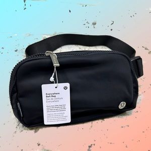 NWT Everywhere Belt Bag 1L Black